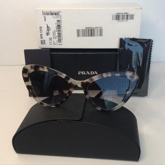 💯 - Authentic  New Prada PR 13YS UAO0A7 52 Ladies Sunglasses - Picture 9 of 13